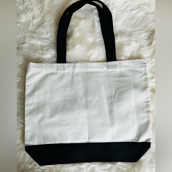 Black and White Tote Bag with Chanel Realcycled Buttons - Picture 9 of 11